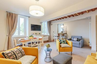 Casa Capri in Lucca With 1 Bedrooms and 1 Bathrooms