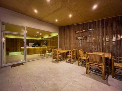 Cruises the Pool Access