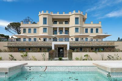 HOTEL LE CHATEAU ROSE