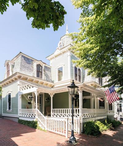 The Swain House at 21Broad