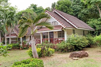 Lanta​ Village​ Resort