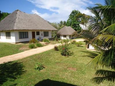 Simba Oryx Beach Cottages