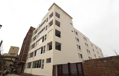 OYO 13310 Noida Suites