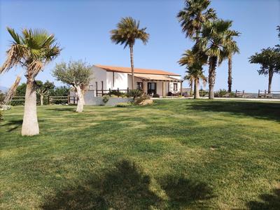 Charming Villa With Swimming Pool