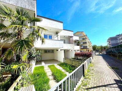 Villa in Caorle Near Spiaggia Tartaruga