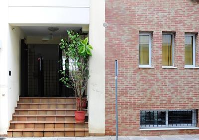 Downtown Yellow Studio With Private Parking