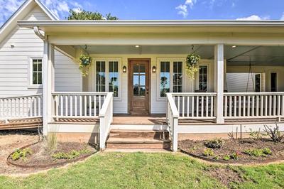 12 Mi to Tcu: Fort Worth Cottage w/ Farmland Views