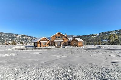 Spacious Big Sky Cabin w/ Hot Tub & Grill!