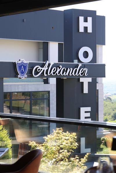 Alexander Resort