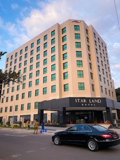 Star Land Hotel Bastos