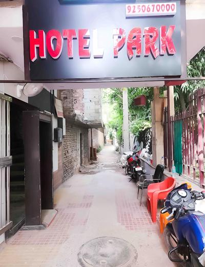 Roomshala 122 Hotel park view