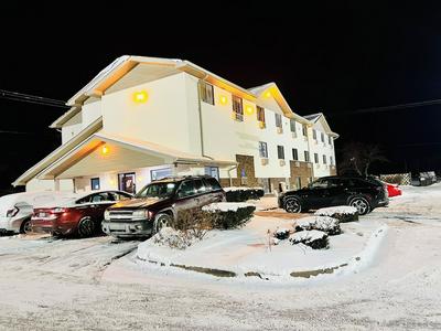 Super Inn by OYO Lansing MI