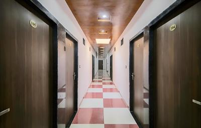 OYO 25084 Hotel Jai Hind