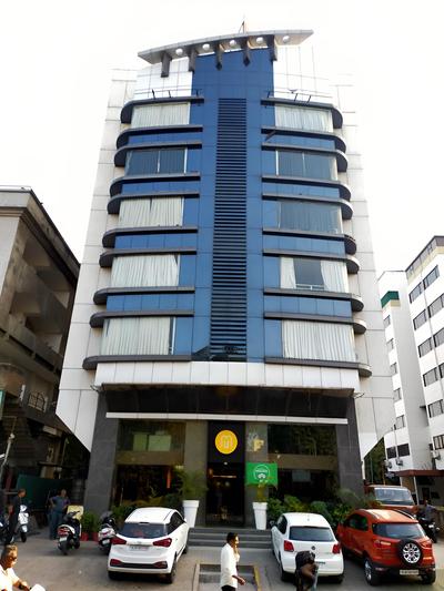 Pride Biznotel Alkapuri