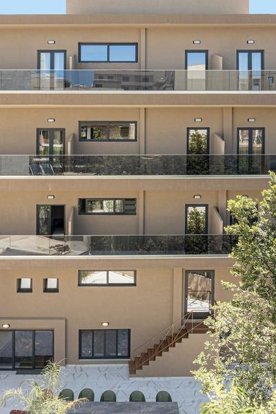 Miss Marrone City Hotel