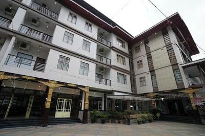 Terrace Valley Hotel