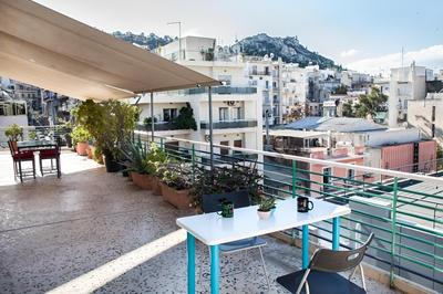 Bright apt w lovely view in Lycabettus