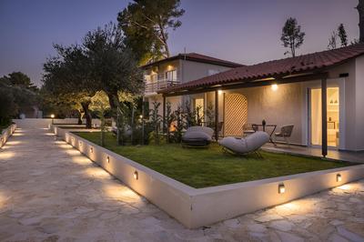Malibu Studios & Apartments