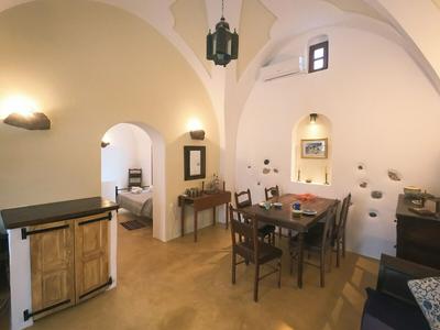 The Commander s House