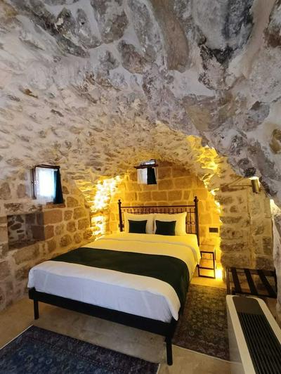 Tuğmaner Small House Ajar