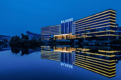 EGRET ISLAND LAKESIDE HOTEL