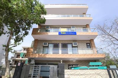 FabHotel Star Corporate Suite I
