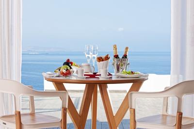 Kouros Hotel & Suites