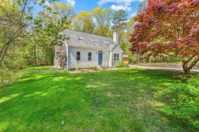 Cottage on Jenkins Pond