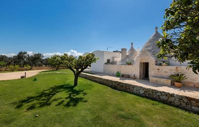 3360 Trulli Pangi by Perle di Puglia