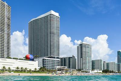 Oceanfront Luxury Apt with Stunning View