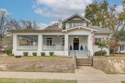 Walk to Dtwn Texarkana: Central Historic Home