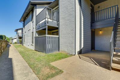Near Stadiums: Grand Prairie Apt w/ Pool Access