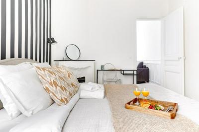 Chic 1BR by Eiffel Tower & Champ de Mars