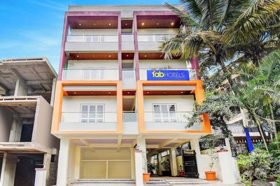 Fabhotel Aura Suites