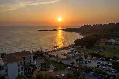 PHEIA, Vriniotis Resorts