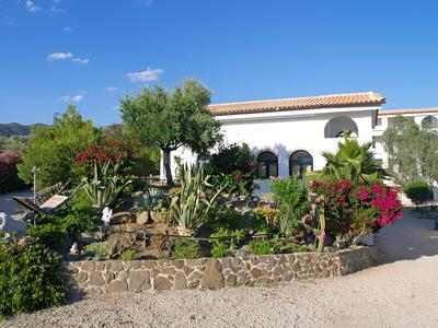 Perikles Hills