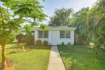 3 Mi to Dtwn Fort Myers: Apt w/ Outdoor Space