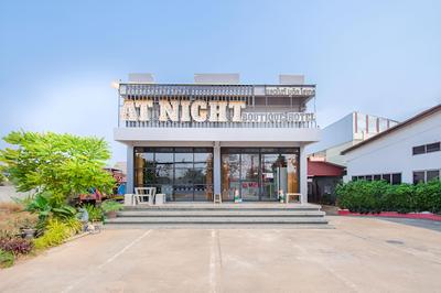 OYO 650 At Night Pranburi