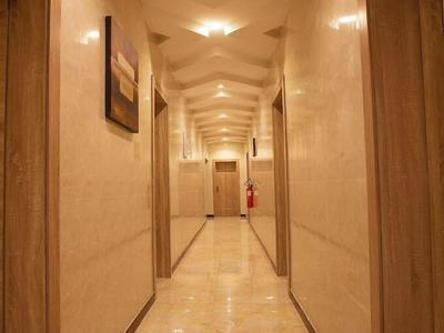 EdisPremier Hotel & Suites