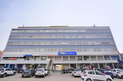 Fabhotel Hill Park I