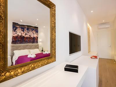 J&O' Luxury Suite