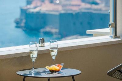Apartments Horizon - One-bedroom Apartment With Balcony and Sea View