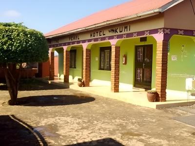 The Pearl Hotel Kumi