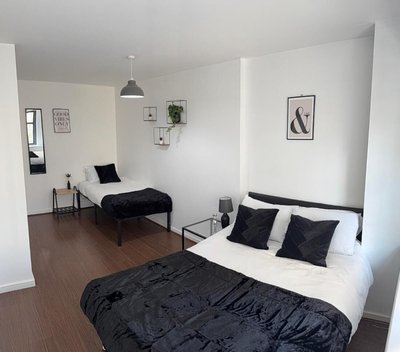 Spacious 3-br Apt in Central, Birmingham, Foto 2
