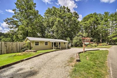 Cozy Franklin Cottage w/ Waterfront Views!