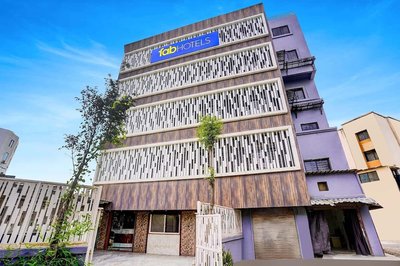 Fabhotel The Royal Park