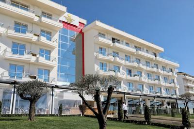 Premium Beach Hotel
