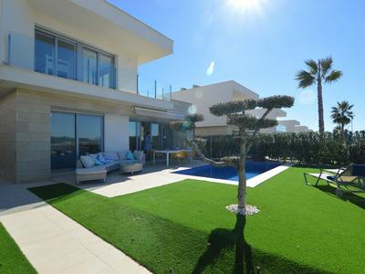 Sunny Villa With Fenced Garden