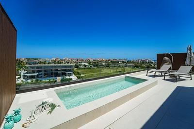 Marina Garden Penthouse 3 Bedroom Apartment