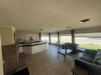 Mac's Motel